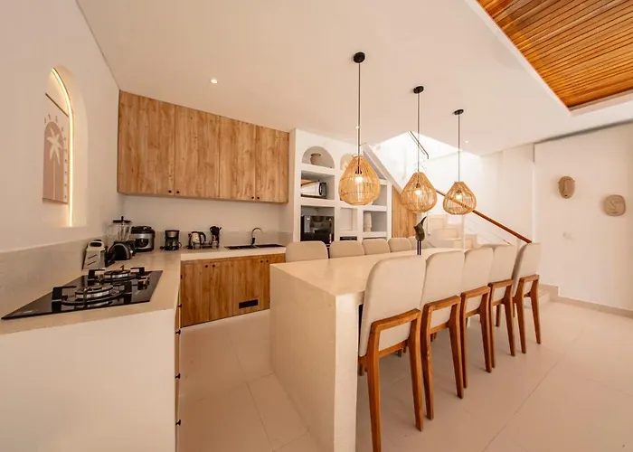 Candrasa - 5br Mediterranean Retreat -