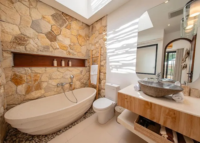 Villa Candrasa - 5br Mediterranean Retreat - *