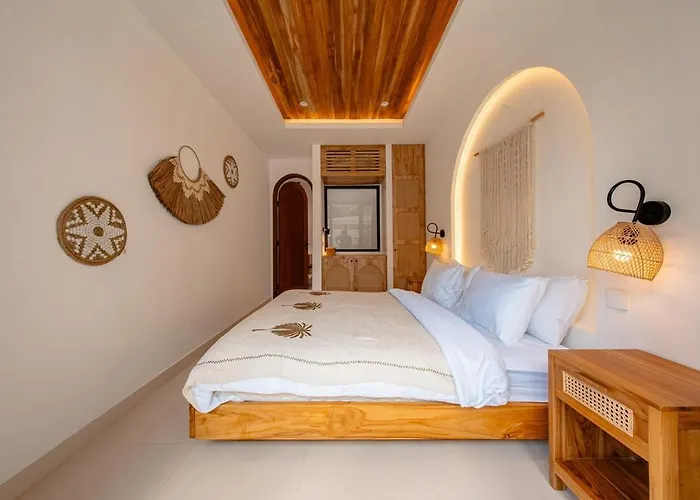 Candrasa - 5br Mediterranean Retreat - Canggu