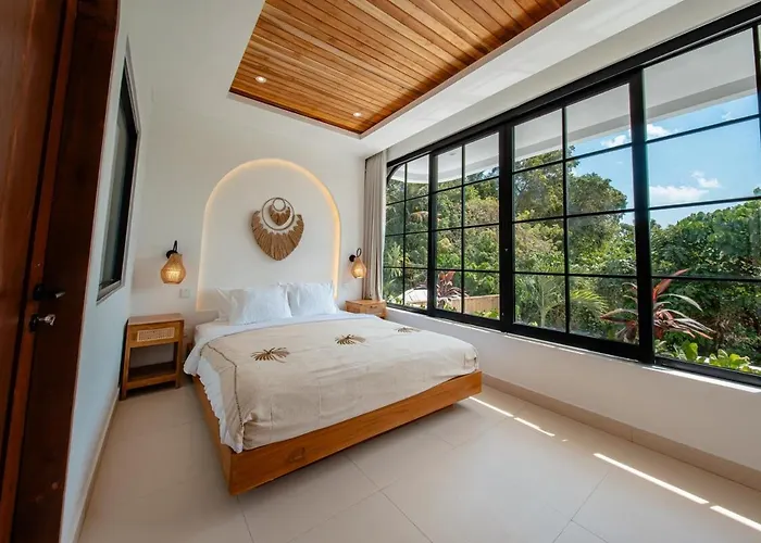Candrasa - 5br Mediterranean Retreat - Villa Canggu